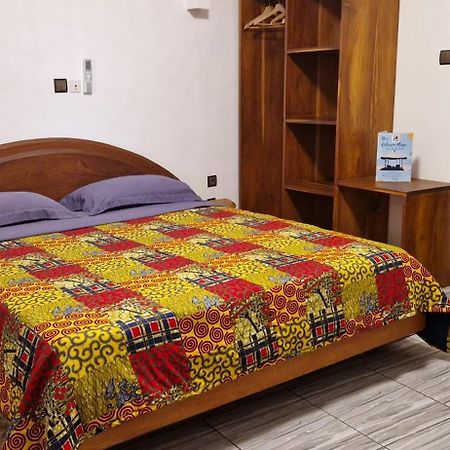 Hotel Robinson Plage Ломе Экстерьер фото