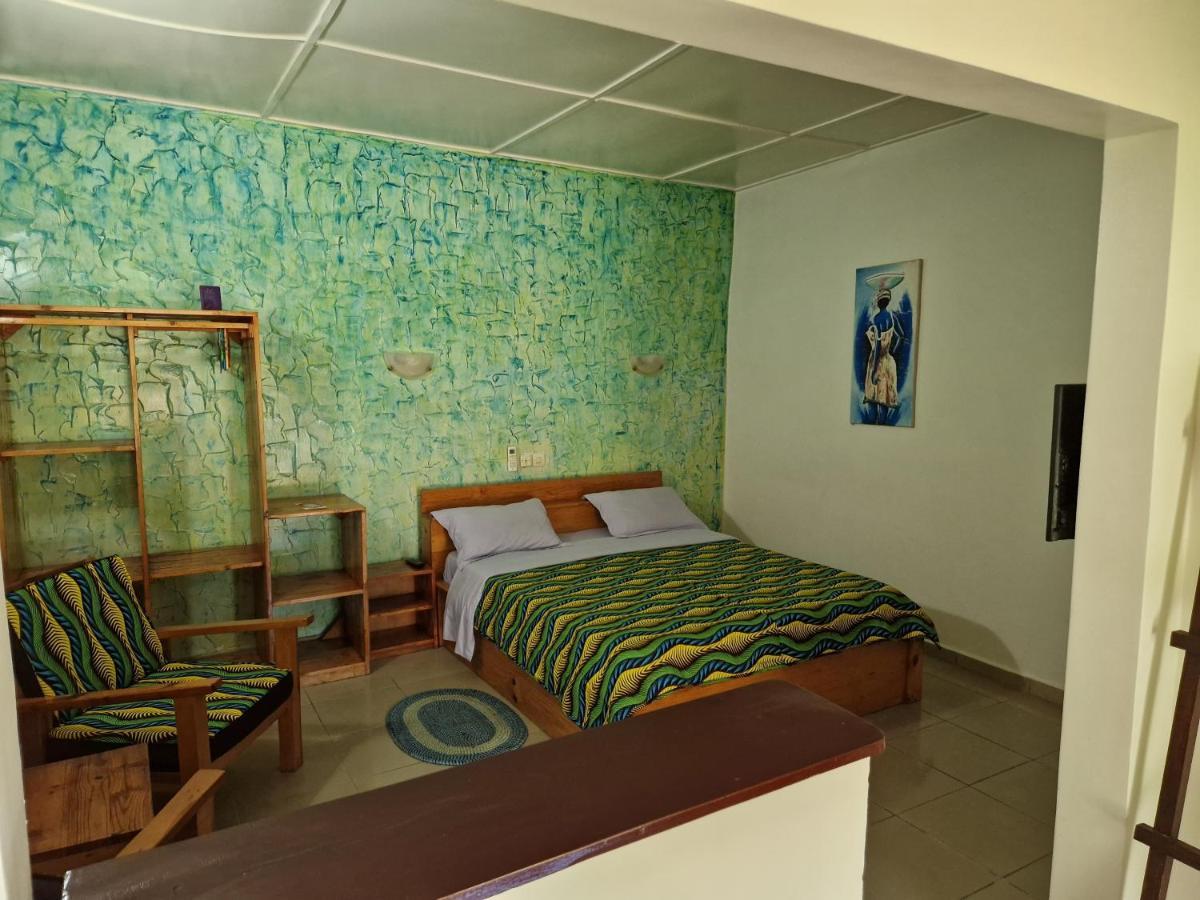 Hotel Robinson Plage Ломе Экстерьер фото