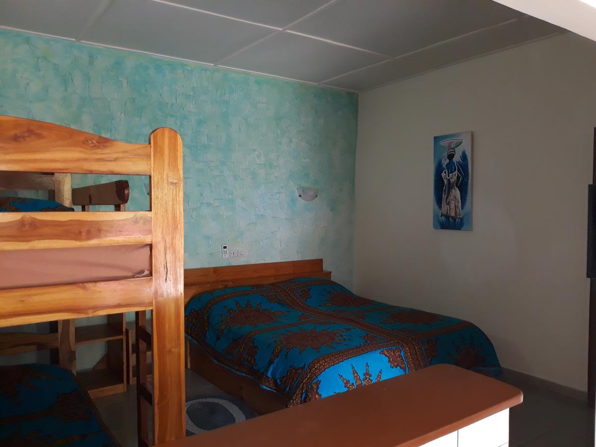 Hotel Robinson Plage Ломе Экстерьер фото