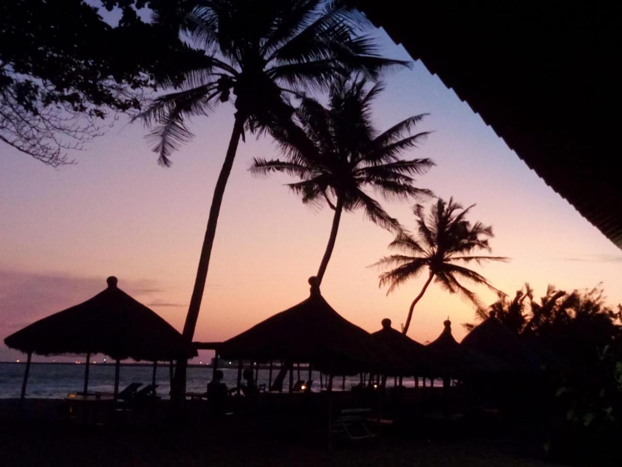 Hotel Robinson Plage Ломе Экстерьер фото