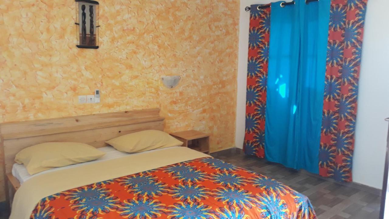 Hotel Robinson Plage Ломе Экстерьер фото
