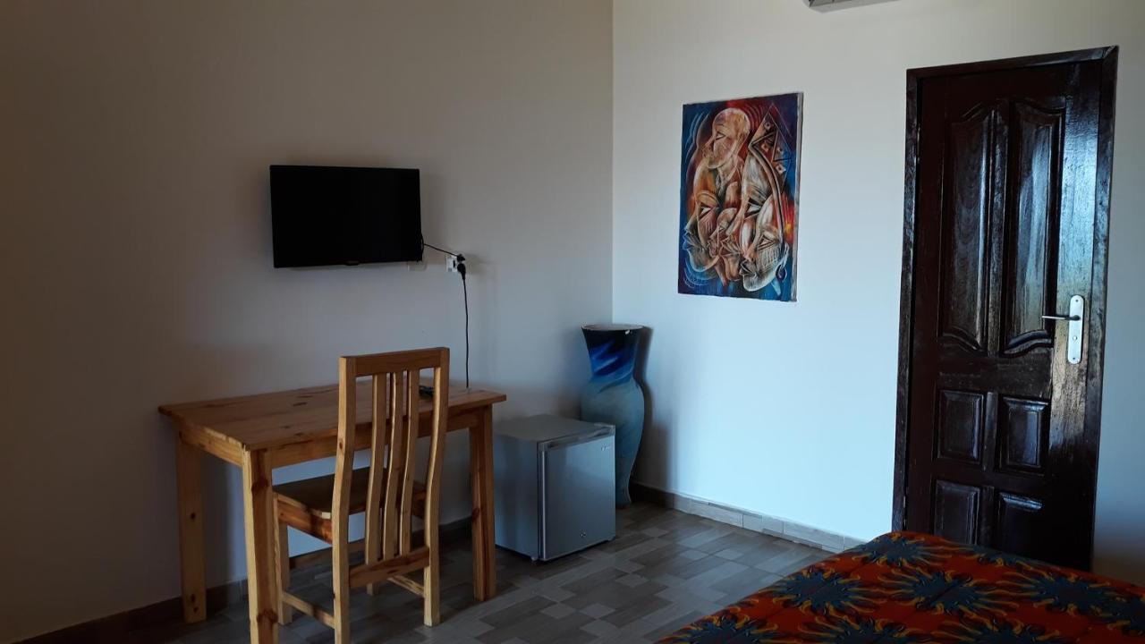 Hotel Robinson Plage Ломе Экстерьер фото